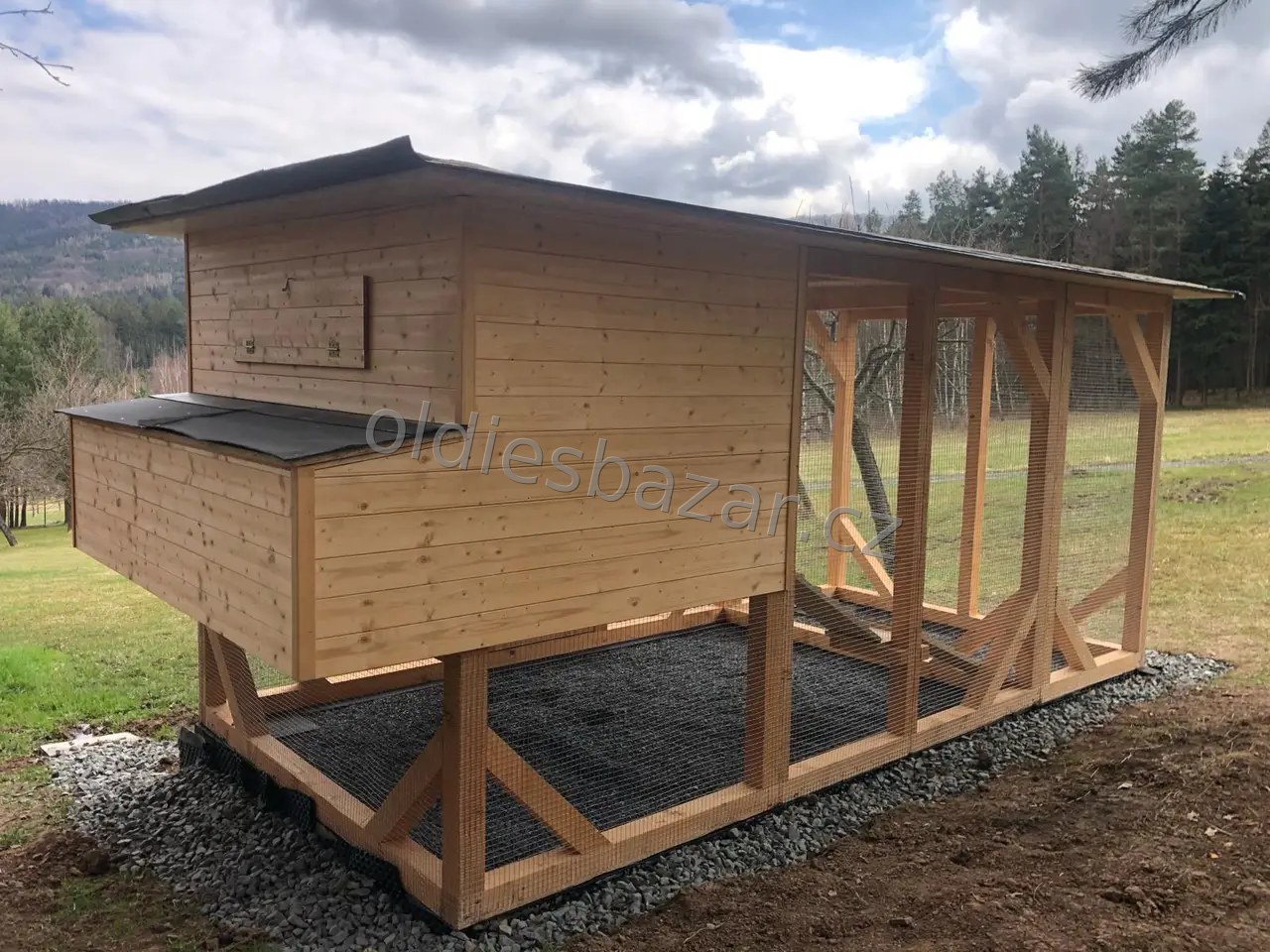 🐔 Velký zateplený dřevěný kurník s výběhem z masivu 290 × 190 cm